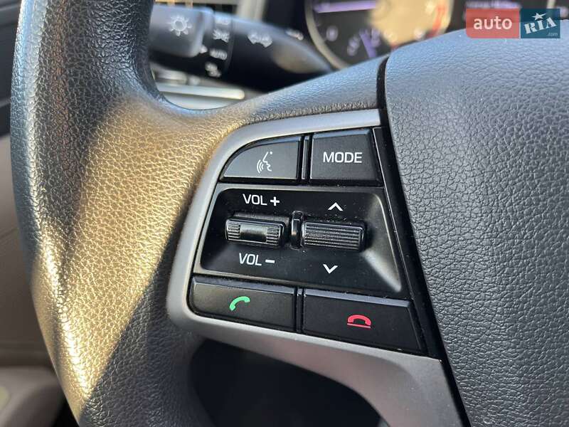 Седан Hyundai Elantra 2017 в Киеве