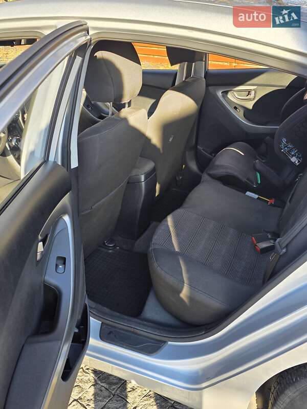 Седан Hyundai Elantra 2013 в Одессе