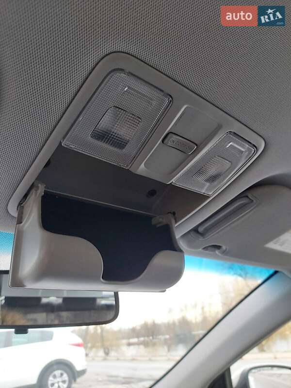 Хэтчбек Hyundai Elantra 2015 в Киеве