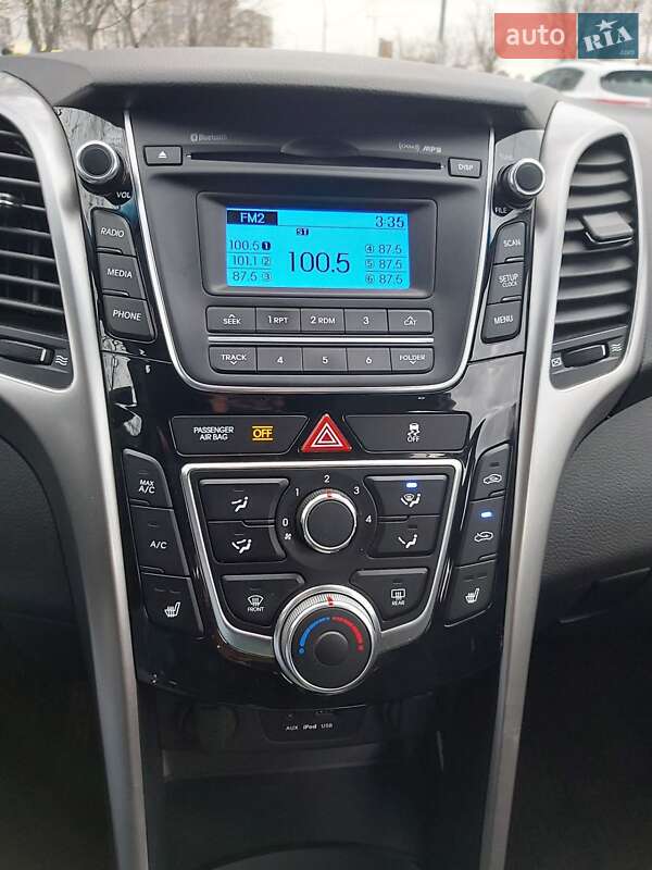 Хэтчбек Hyundai Elantra 2015 в Киеве