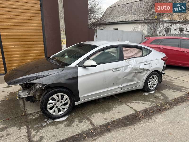Седан Hyundai Elantra 2016 в Києві фото 6 Седан Hyundai Elantra 2016 в Києві