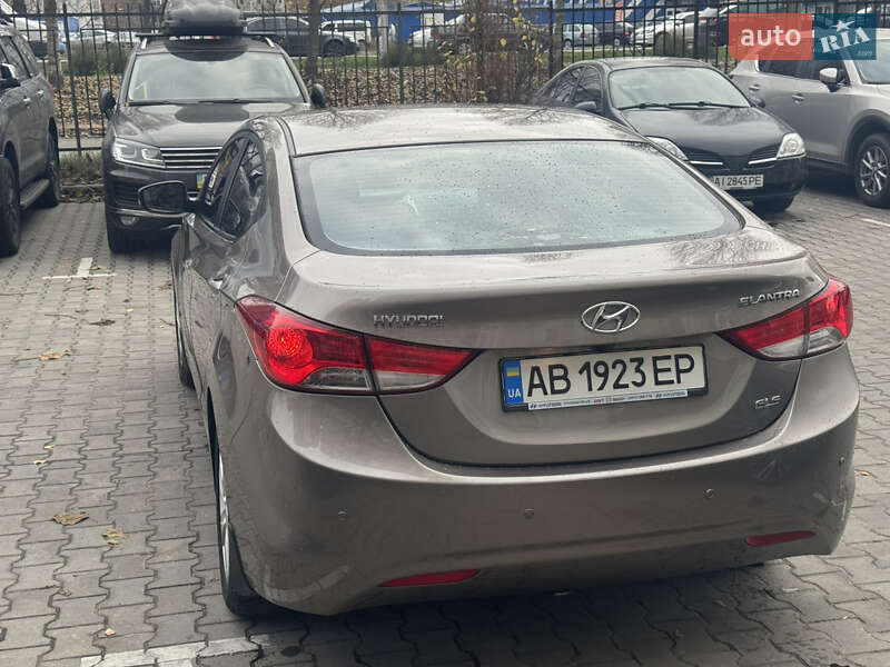 Седан Hyundai Elantra 2012 в Броварах