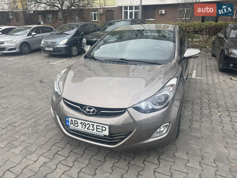Седан Hyundai Elantra 2012 в Броварах
