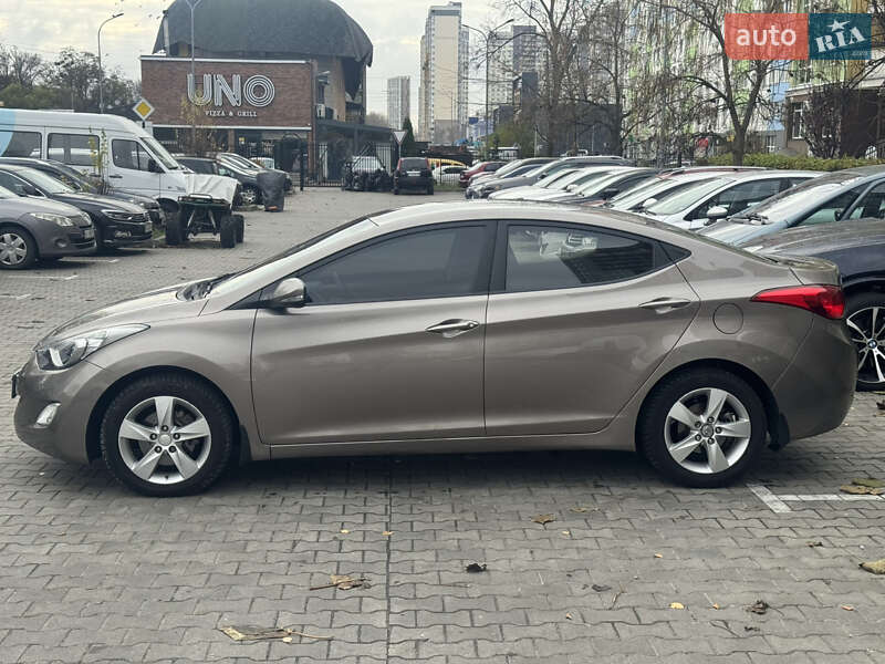 Седан Hyundai Elantra 2012 в Броварах