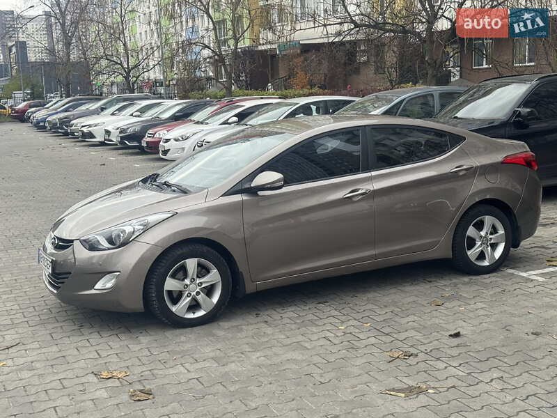 Седан Hyundai Elantra 2012 в Броварах