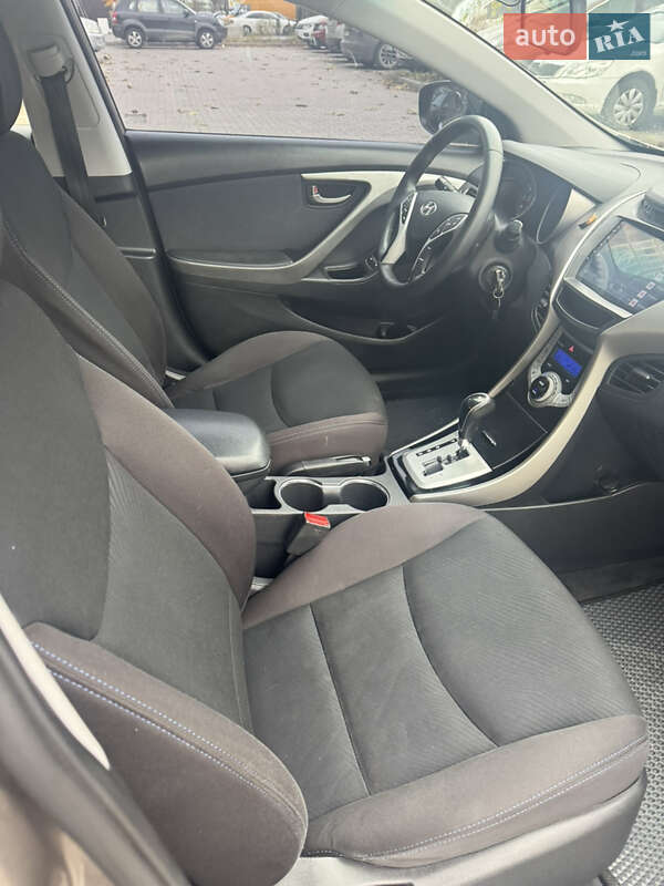 Седан Hyundai Elantra 2012 в Броварах
