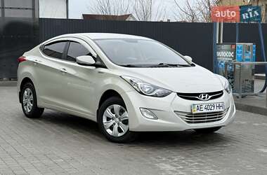 Седан Hyundai Elantra 2011 в Днепре
