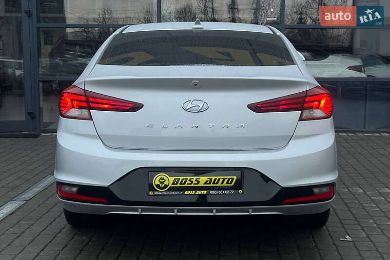 Седан Hyundai Elantra 2019 в Ивано-Франковске