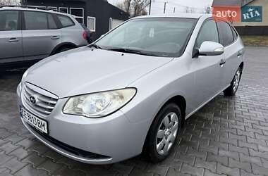 Седан Hyundai Elantra 2010 в Черновцах