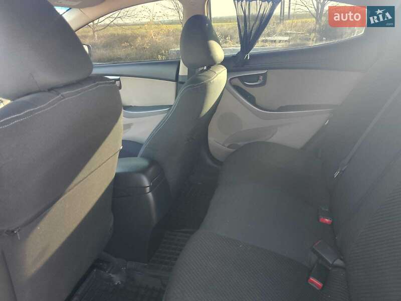 Седан Hyundai Elantra 2014 в Великой Александровке