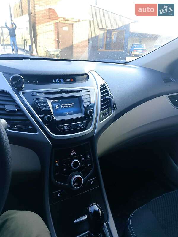 Седан Hyundai Elantra 2014 в Великой Александровке