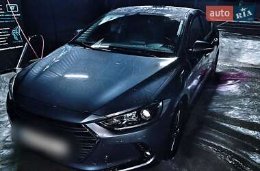 Седан Hyundai Elantra 2016 в Звягелі