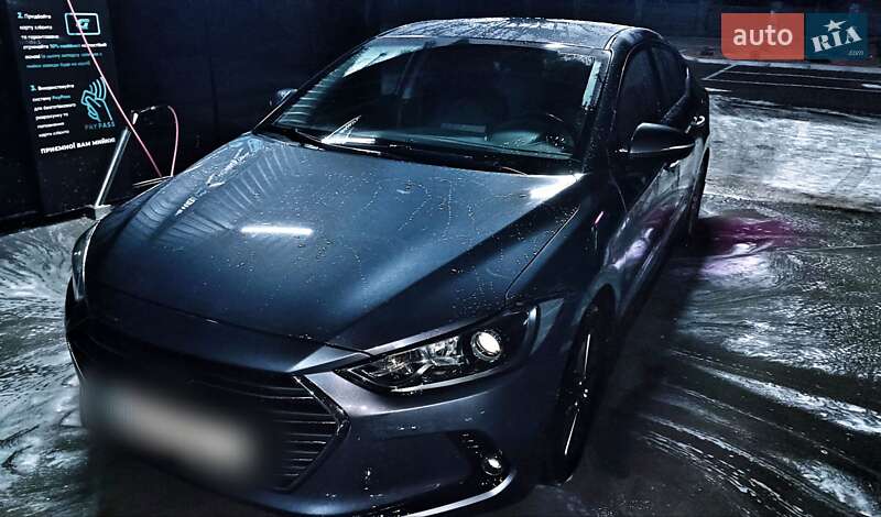 Седан Hyundai Elantra 2016 в Звягеле