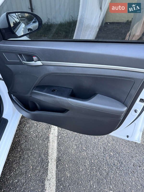 Седан Hyundai Elantra 2016 в Харькове фото 18 Седан Hyundai Elantra 2016 в Харькове