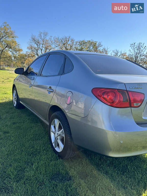 Седан Hyundai Elantra 2011 в Николаеве
