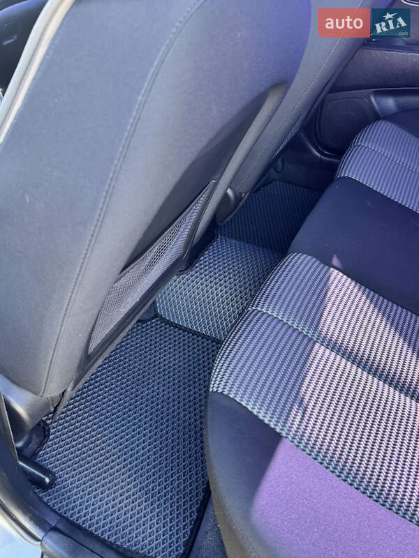 Седан Hyundai Elantra 2011 в Николаеве