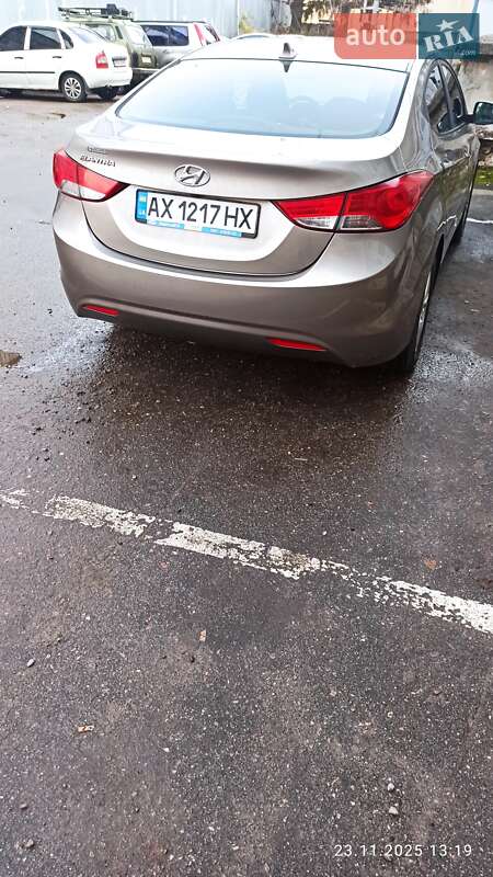 Седан Hyundai Elantra 2012 в Харькове фото 2 Седан Hyundai Elantra 2012 в Харькове