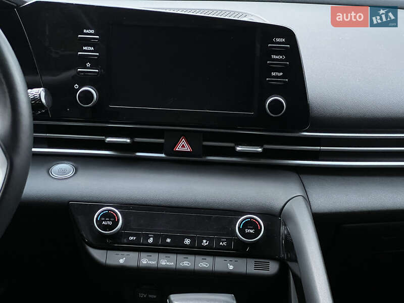 Седан Hyundai Elantra 2022 в Киеве