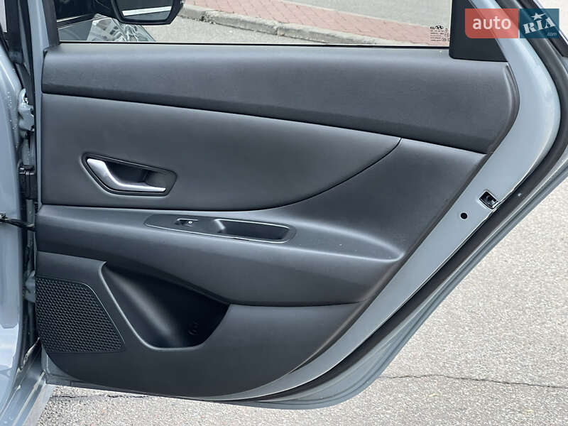 Седан Hyundai Elantra 2022 в Киеве