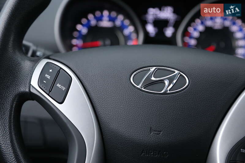 Седан Hyundai Elantra 2012 в Киеве фото 18 Седан Hyundai Elantra 2012 в Киеве
