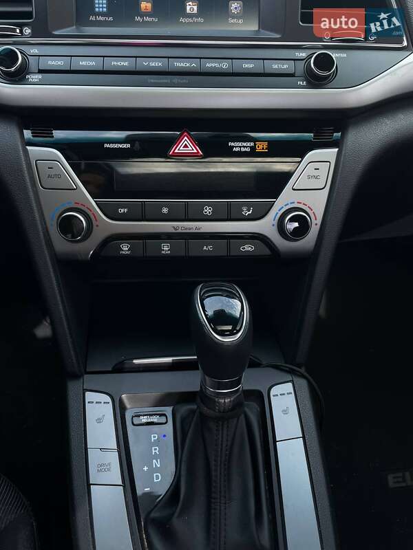 Седан Hyundai Elantra 2018 в Харкові