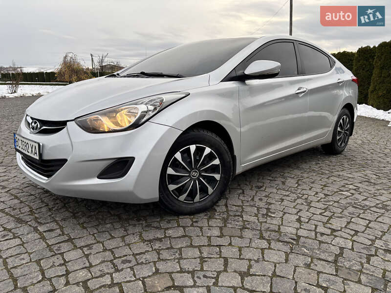 Седан Hyundai Elantra 2011 в Львові