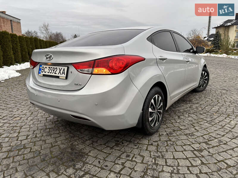 Седан Hyundai Elantra 2011 в Львові