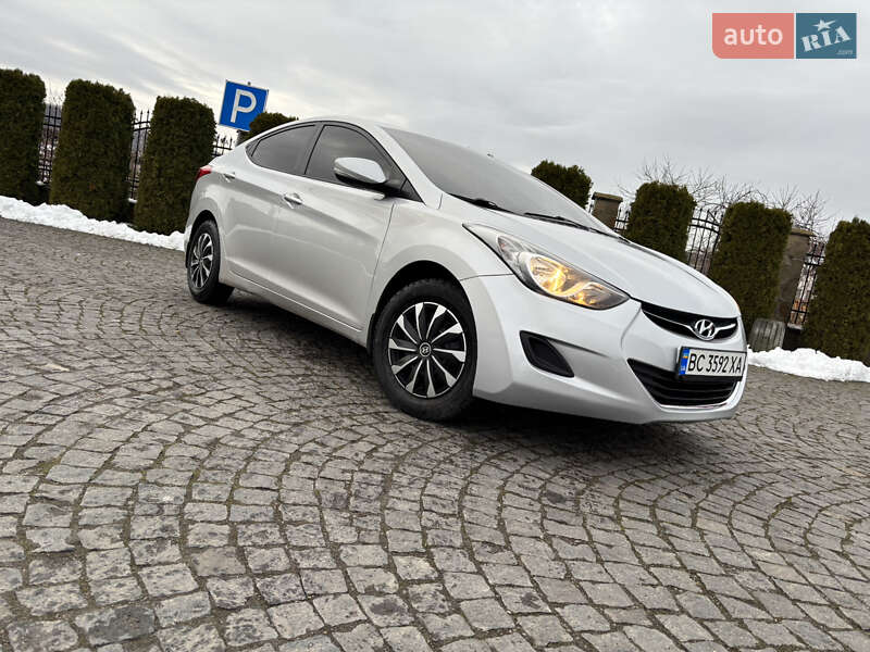 Седан Hyundai Elantra 2011 в Львові