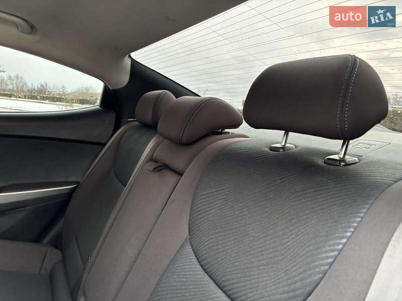 Седан Hyundai Elantra 2011 в Львові