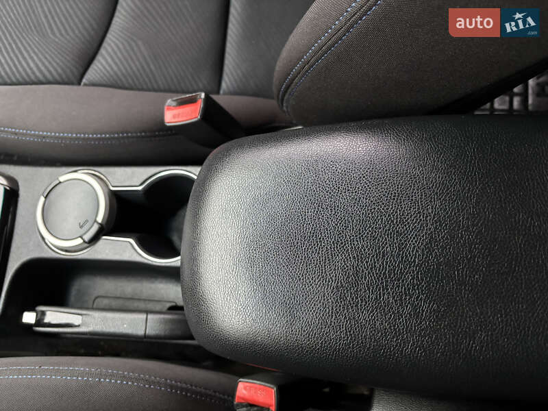 Седан Hyundai Elantra 2011 в Львові