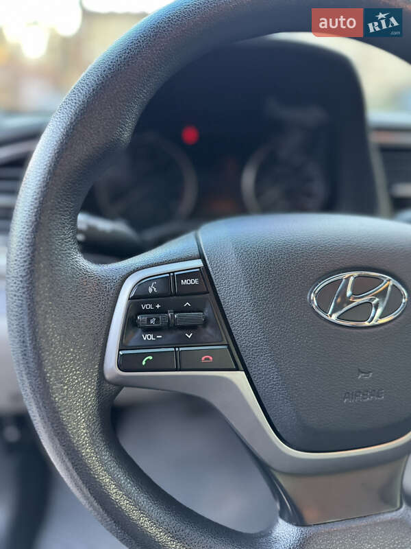Седан Hyundai Elantra 2017 в Миколаєві