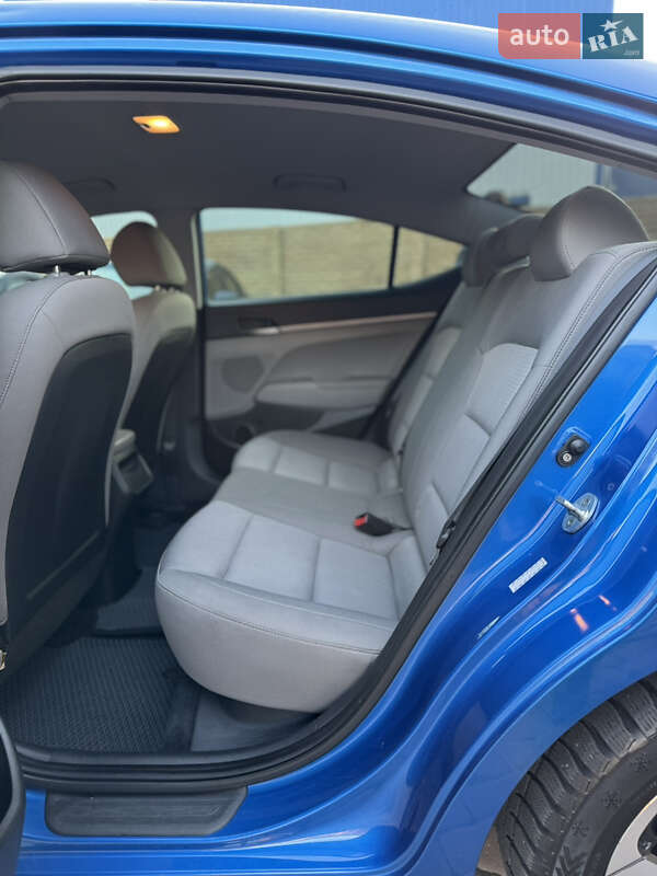 Седан Hyundai Elantra 2017 в Миколаєві