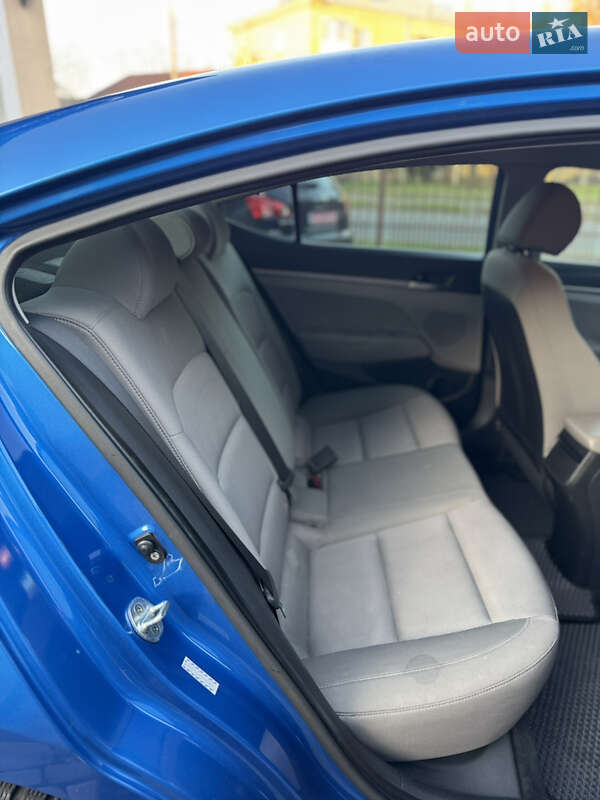 Седан Hyundai Elantra 2017 в Миколаєві