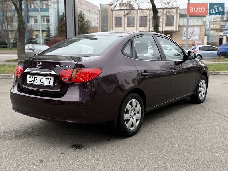 Седан Hyundai Elantra 2010 в Киеве фото 7 Седан Hyundai Elantra 2010 в Киеве