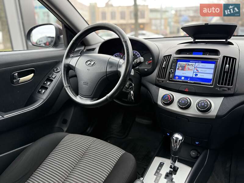 Седан Hyundai Elantra 2010 в Киеве фото 10 Седан Hyundai Elantra 2010 в Киеве