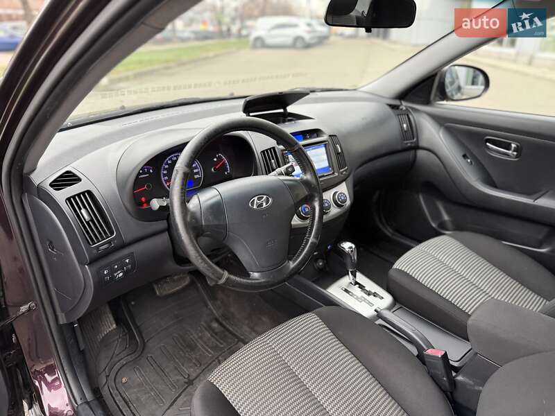 Седан Hyundai Elantra 2010 в Киеве фото 15 Седан Hyundai Elantra 2010 в Киеве