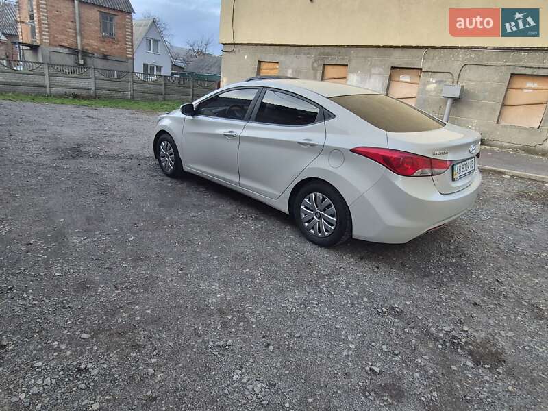 Седан Hyundai Elantra 2013 в Вінниці