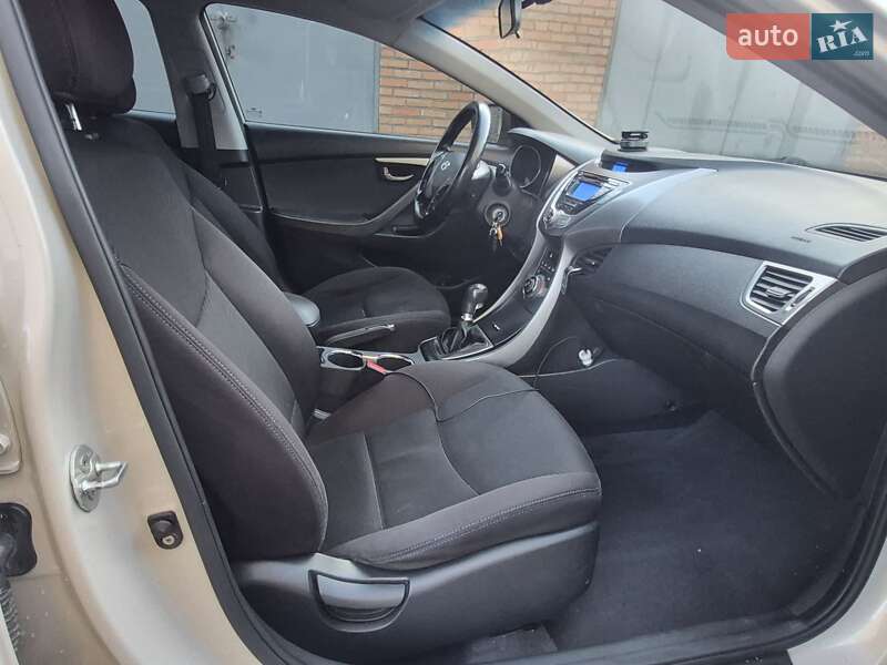 Седан Hyundai Elantra 2013 в Вінниці
