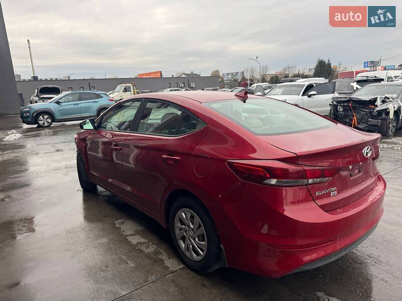 Седан Hyundai Elantra 2017 в Львові