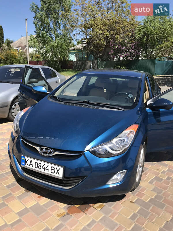 Хэтчбек Hyundai Elantra 2013 в Умани