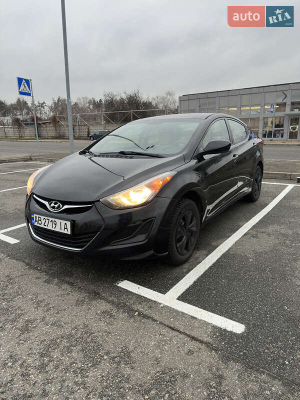 Седан Hyundai Elantra 2015 в Киеве