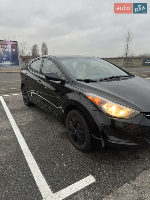 Седан Hyundai Elantra 2015 в Киеве