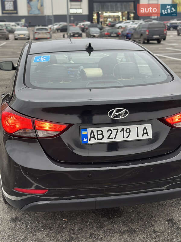 Седан Hyundai Elantra 2015 в Киеве