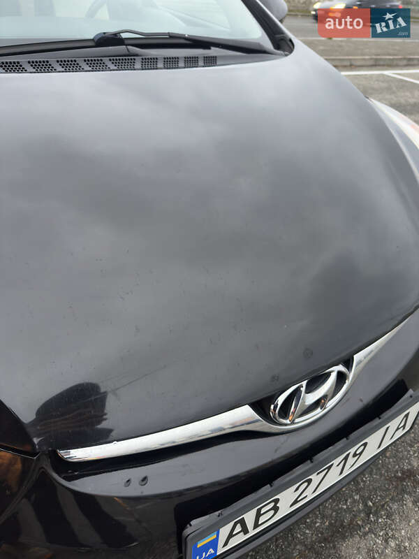 Седан Hyundai Elantra 2015 в Киеве