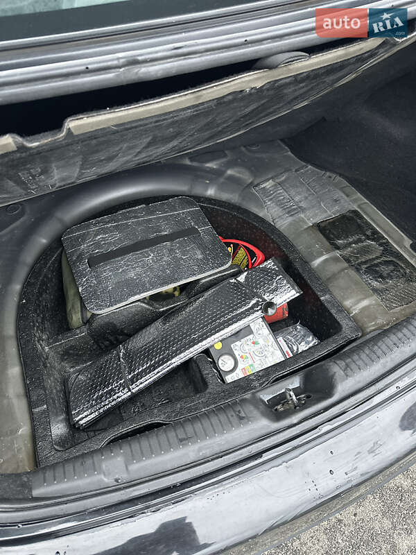 Седан Hyundai Elantra 2015 в Киеве