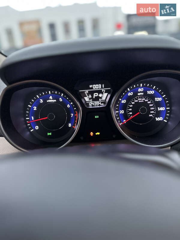 Седан Hyundai Elantra 2015 в Киеве