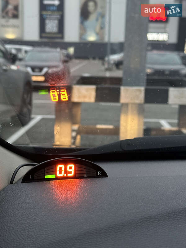 Седан Hyundai Elantra 2015 в Киеве