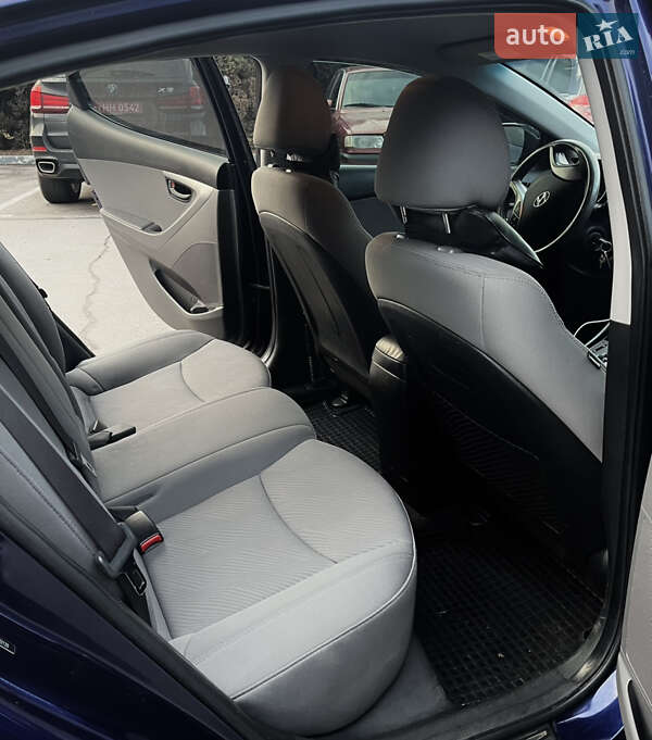 Седан Hyundai Elantra 2013 в Житомирі