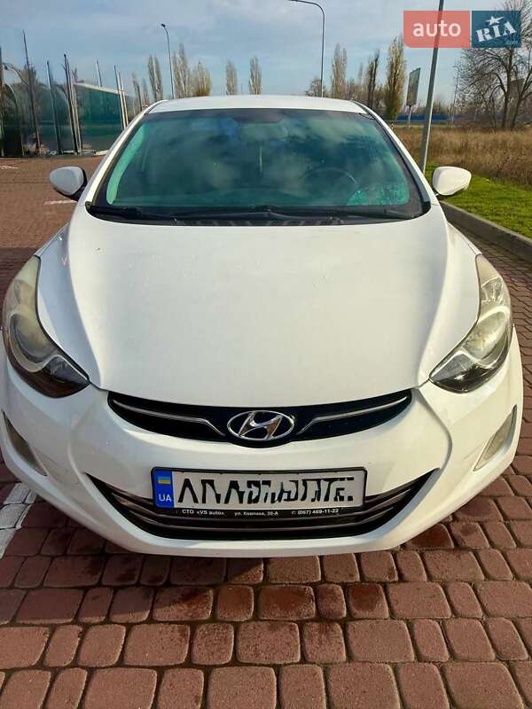 Седан Hyundai Elantra 2012 в Днепре