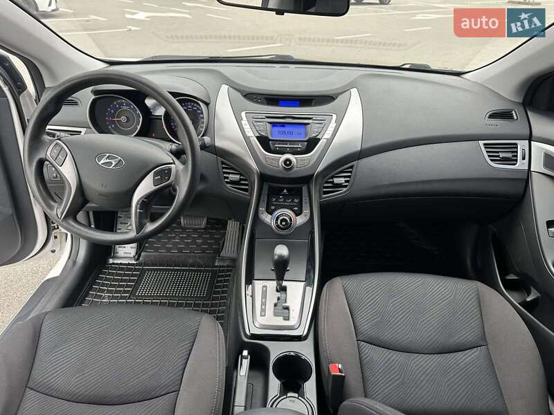 Седан Hyundai Elantra 2013 в Києві
